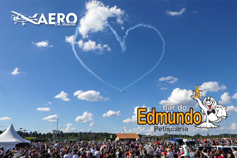 Franco Rovedo, Franco Rovedo, Esquadrilha da Fumaça, Curitiba, T-27 Tucano, Bar do C, aviação, espetáculo aéreo, manobras acrobáticas, pilotos, mecânicos, Anjos da Guarda, revoada, Aeroclube, coração no céu, Base Aérea, hospitalidade, comida local, 1986, Edmundo, aviação brasileira, aviadores famosos, celebração, noite animada, refeição memorável, aviação militar, cultura aeronáutica, conexão terra e céu, emoção no ar, homenagem aérea, apresentação de domingo, paixão pela aviação, Franco Rovedo historiador.