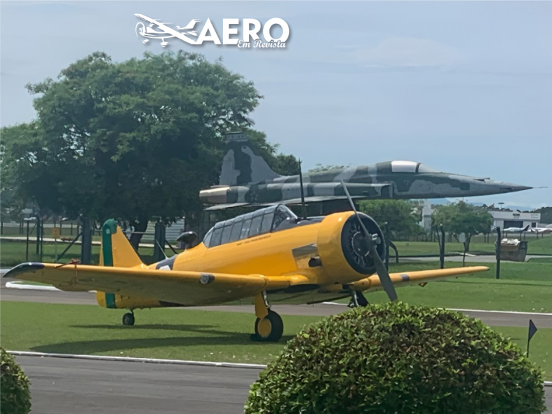 Dia do Aviador, CINDACTA II, Força Aérea Brasileira, FAB, aviação, William "Billy" Starostik Filho, WS Museum, NA-T6, UH-1H, Franco Rovedo, aeronaves históricas, exposição de aviões, helicóptero UH-1H, Coronel Aguai, segurança aérea, defesa aérea, controle de tráfego aéreo, celebração militar, autoridades civis, autoridades militares, tradição aeronáutica, aviação brasileira, monitoramento aéreo, espaço aéreo, treinamento de pilotos, resgate aéreo, confraternização, comemoração, orgulho nacional, evento militar, evolução da aviação, William Starostik, foto Arion Ferreira.